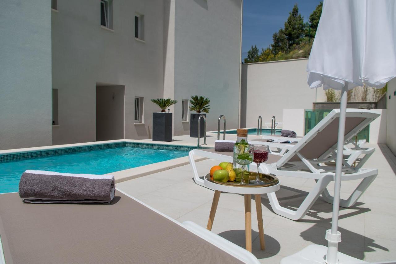 Villa Smaragd - Lapis - Luxury Apartment With Shared Pool Makarska Exterior foto
